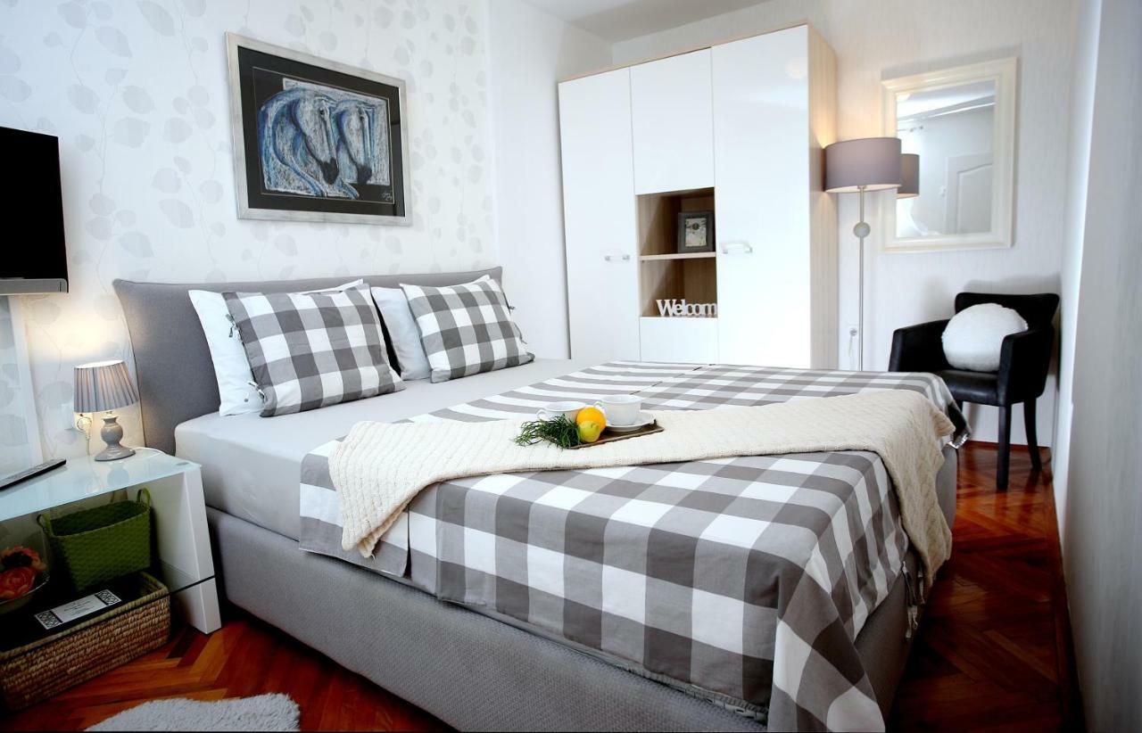 Charming Seaside Apartment Primosten Exterior photo
