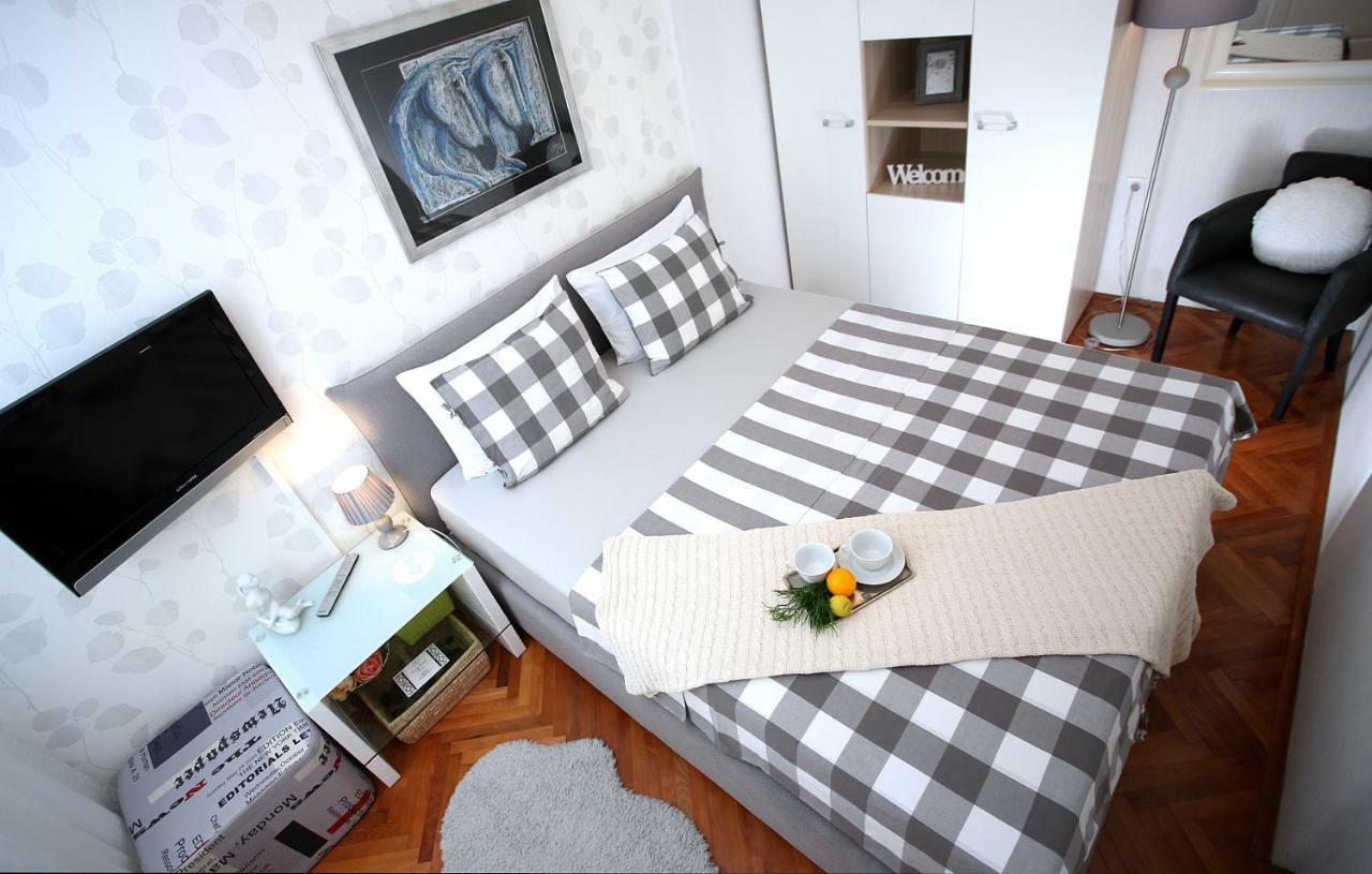 Charming Seaside Apartment Primosten Exterior photo